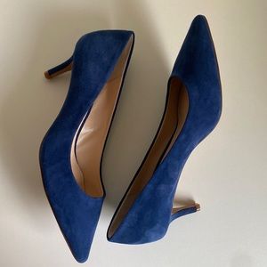 NWOT - Vince camuto royal blue suede pumps - size 9